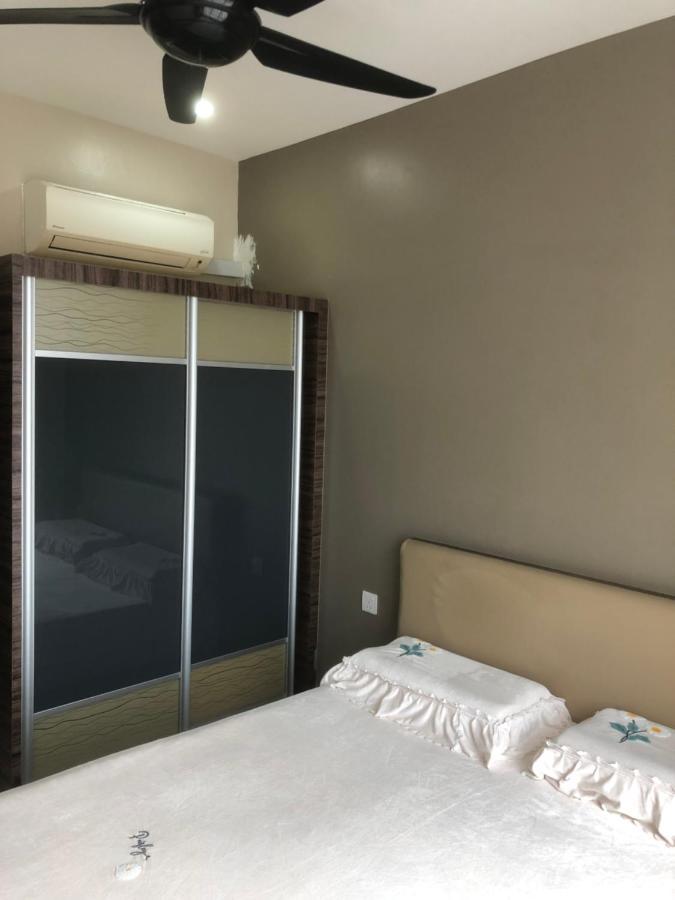 Majestic R&c 2 & 3 Apartemen *