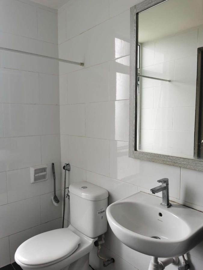 Apartemen Majestic R&c 2 & 3 *